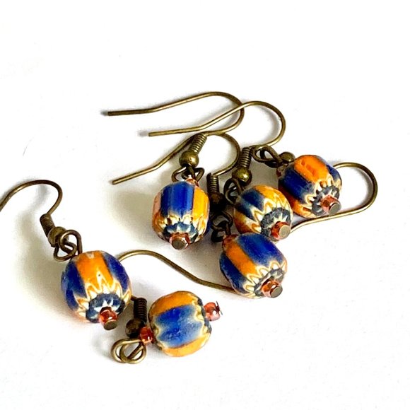 Vtg Murano Glass Bead Earrings Orange Blue White Hand Made Round Gold Tone Italy - Picture 5 of 9